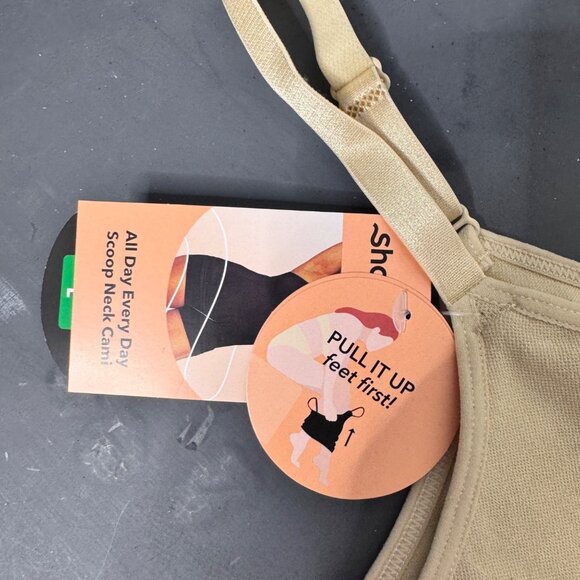 SHAPERMINT Essentials Brand New Scoop Neck Cami - Picture 6 of 9